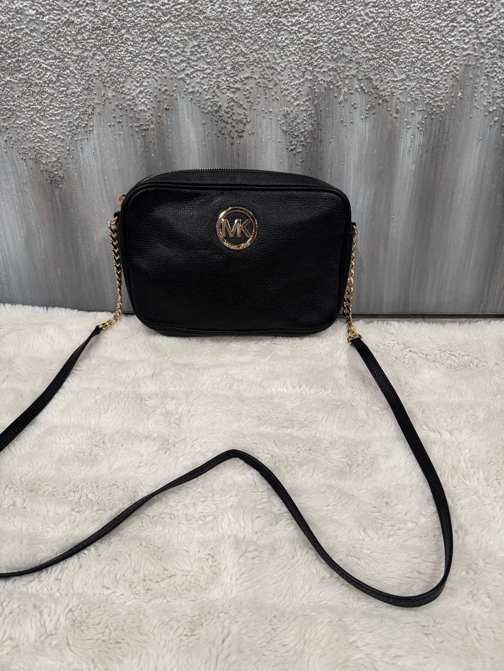 Michael Kors Fulton Leather Crossbody Black and gold